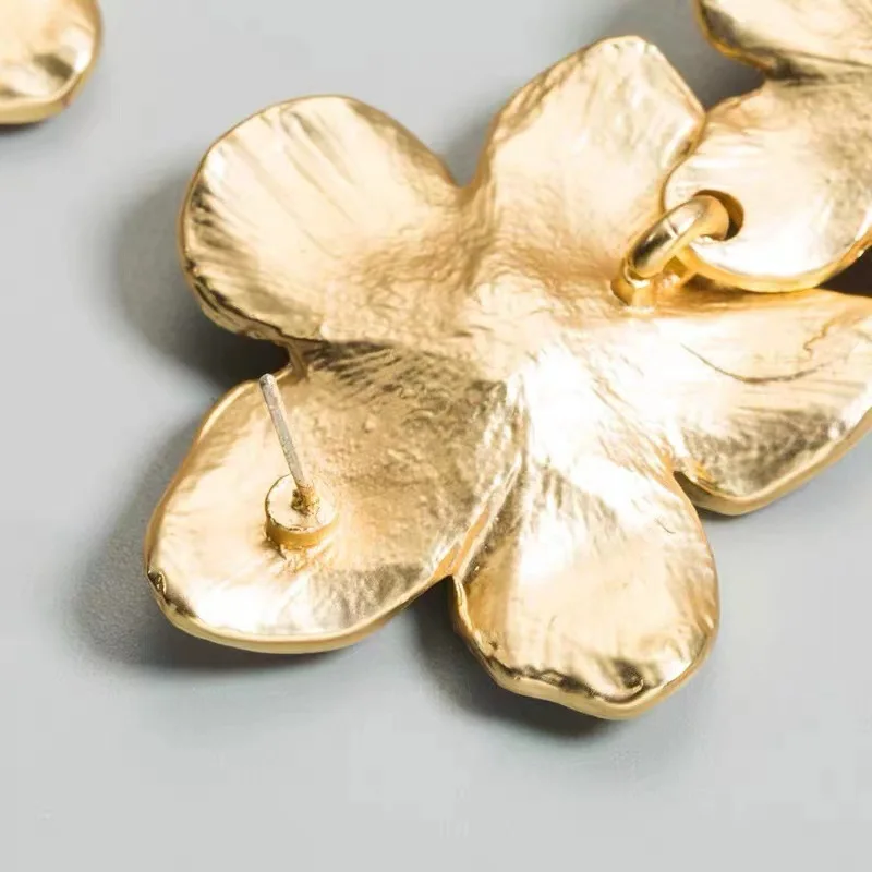 Vintage-Ohrstecker mit Metallblumen für Damen, hochwertig, übertrieben, golden, neue Mode, Party, Schmuck, Accessoires, Geschenke, 2025 – Detail 5