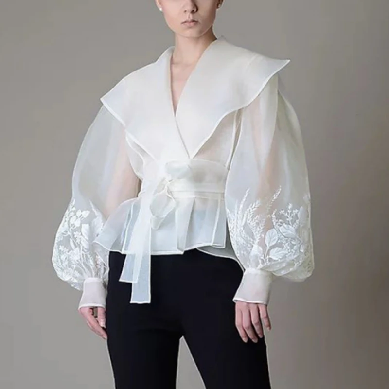 

French Vintage Court Style Top 2025 Autumn New Organya Lapel Lantern Sleeve Shirt Women's With Belt Lace Up Jacquard Shirt