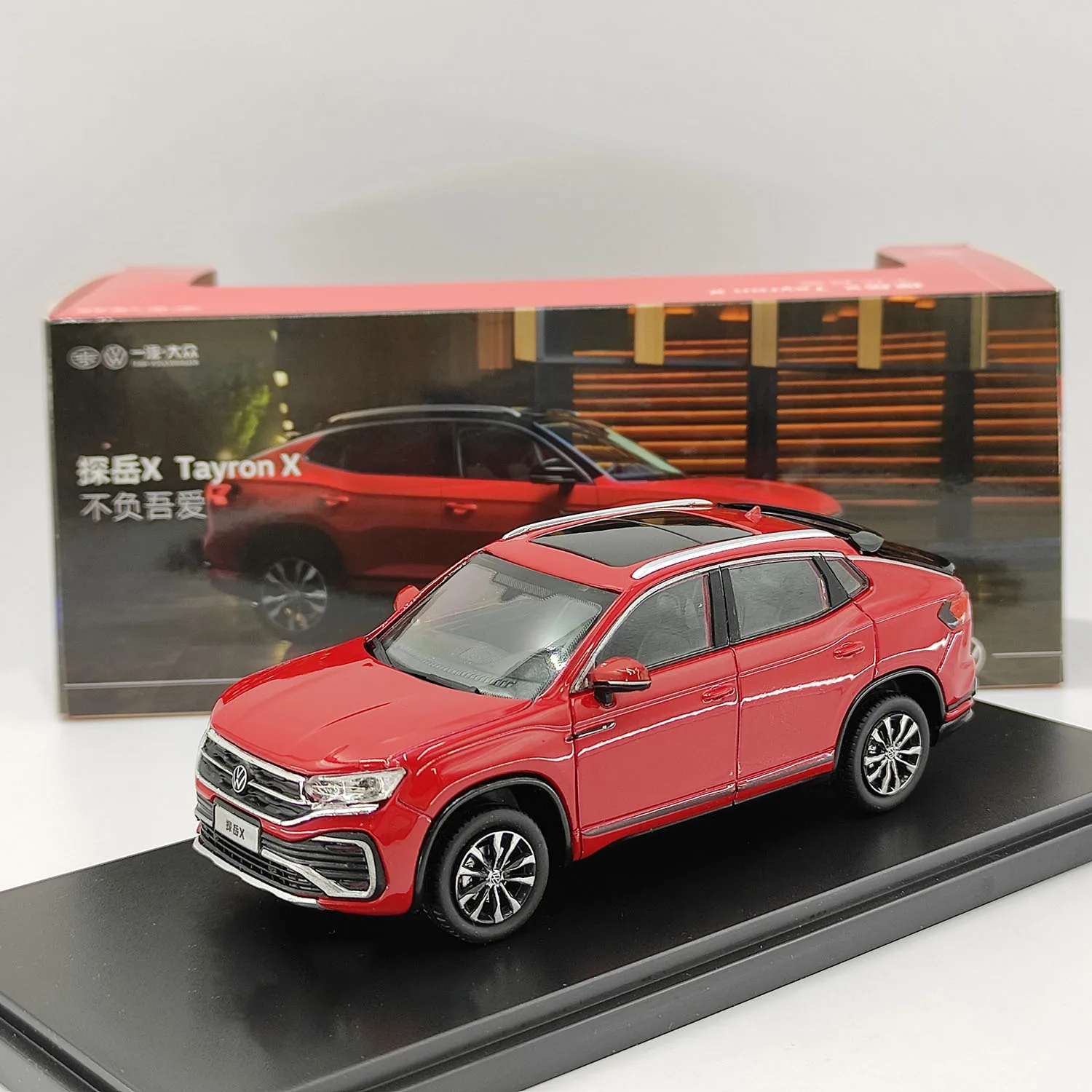 

1:43 Scale Diecast Alloy Volkswagen TAYRON X Off-road Vehicle Toys Cars Model Classics Adult Gifts Souvenir Static Display