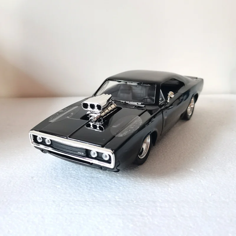 

Jada 1:24 Scale Alloy 1970 Charger RT Sports Car Miniature Toy Car Simulation Diecast Classic Model Souvenir Display Gifts