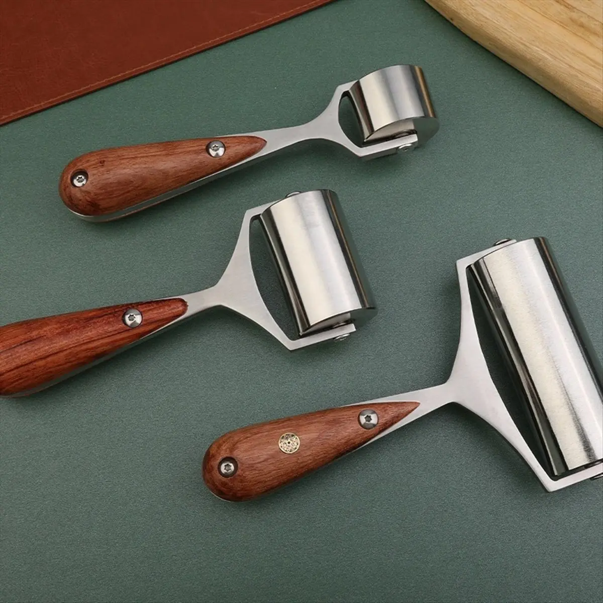 LUCK Pear Wood Handle Leather Roller Glue Edges Laminating Wheel Craft Handmade Smoother Creaser Tool Steel Iron Roll 90mm