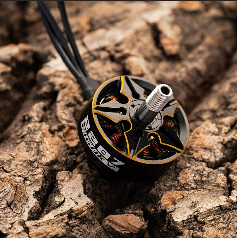 BZGNSS 2207 1960KVモーター リチウム電池 ブラシレスモーター 5mmシャフト 5インチプロペラ対応 rC玩具 クロスカントリーマシンモーター