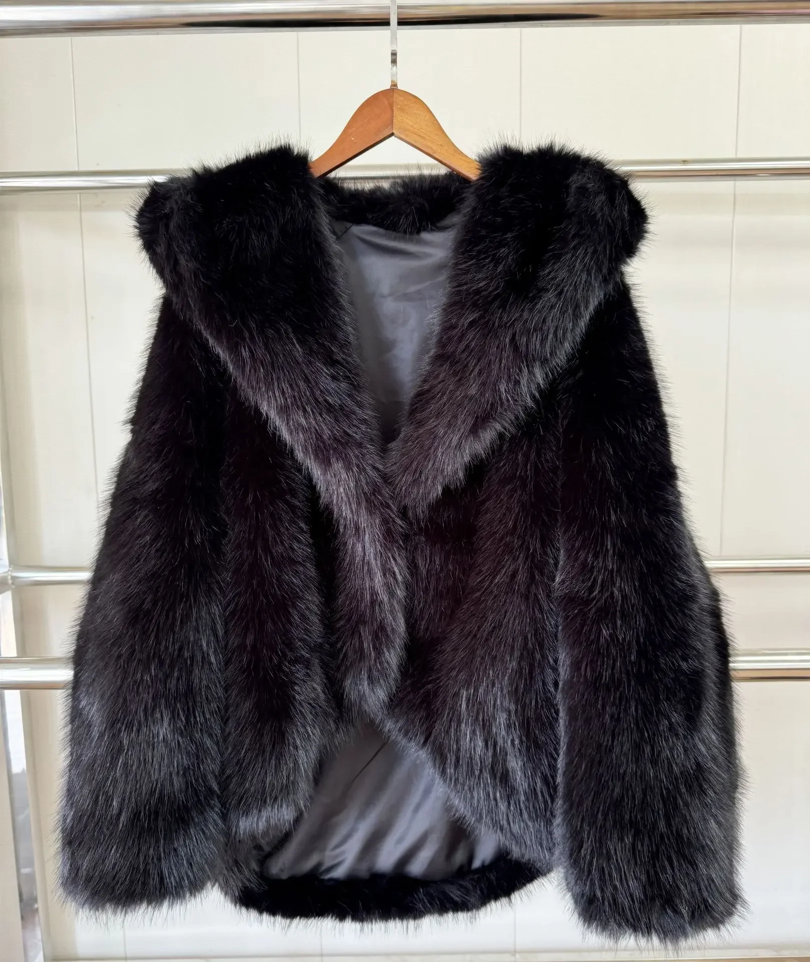 Nueva chaqueta con capucha de pelo de zorro de imitación de piel respetuosa con el medio ambiente, chaqueta cálida peluda de primera calidad coreana