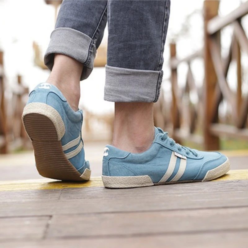 

Мужская парусиновая обувь в стиле ретро. Удобная дышащая обувь для скейтборда. Новые низкие мягкие износостойкие туфли на плоской подошве. Дизайнерская мужская обувь.