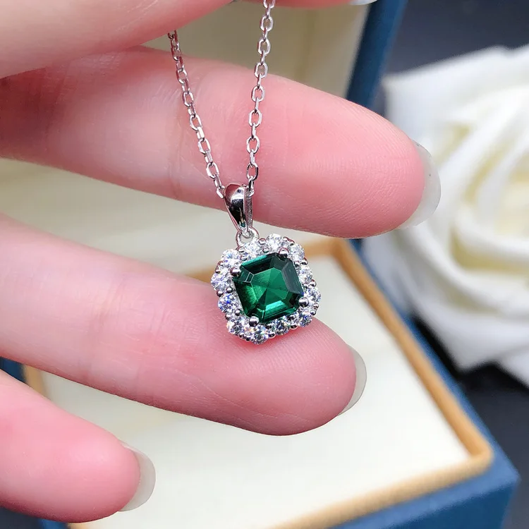 

PT950 Platinum Necklace Green Special Shaped High Carbon Diamond Pendant Fashion Cultured Emerald Necklace Women One Carat