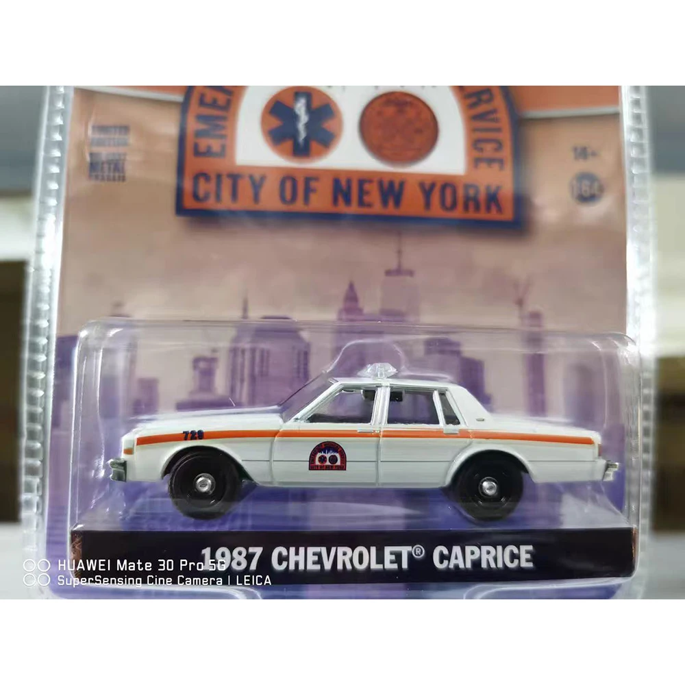 1987 Chevy Caprice NYC EMS Emergency Medical Service Car 1:64 Scale Alloy Rescue Vehicle Model Collection Hobby Toy Gift 30442