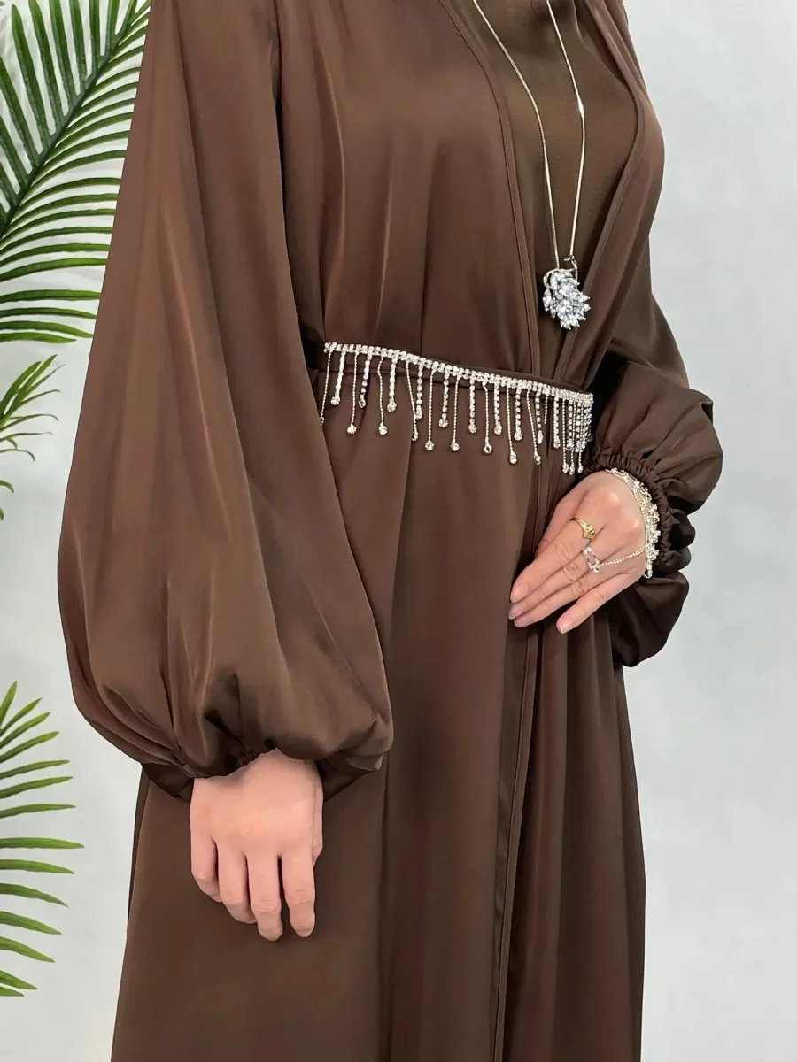 Imagem -04 - Abaya Longo Cetim para Mulheres Eid Muslim Abaya Manto Malaio do Médio Árabe Linda Festa Vestidos Cinto de Diamantes Marrocos Conjunto Kaftan