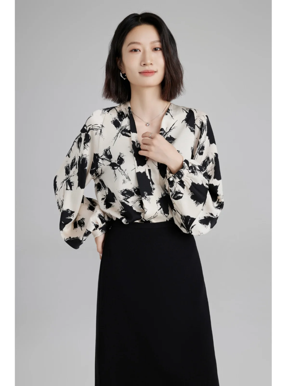 

IUMOON Women's Long Sve irt Autumn V-ne Print Ink Painting Design Floral Pattern Commute Sle Regular Fit Polyester F...