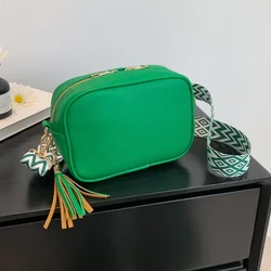 Nuova borsa a tracolla minimalista, borsa quadrata piccola a tracolla sotto le ascelle a banda larga di grande capacità alla moda, popula casual in tinta unita