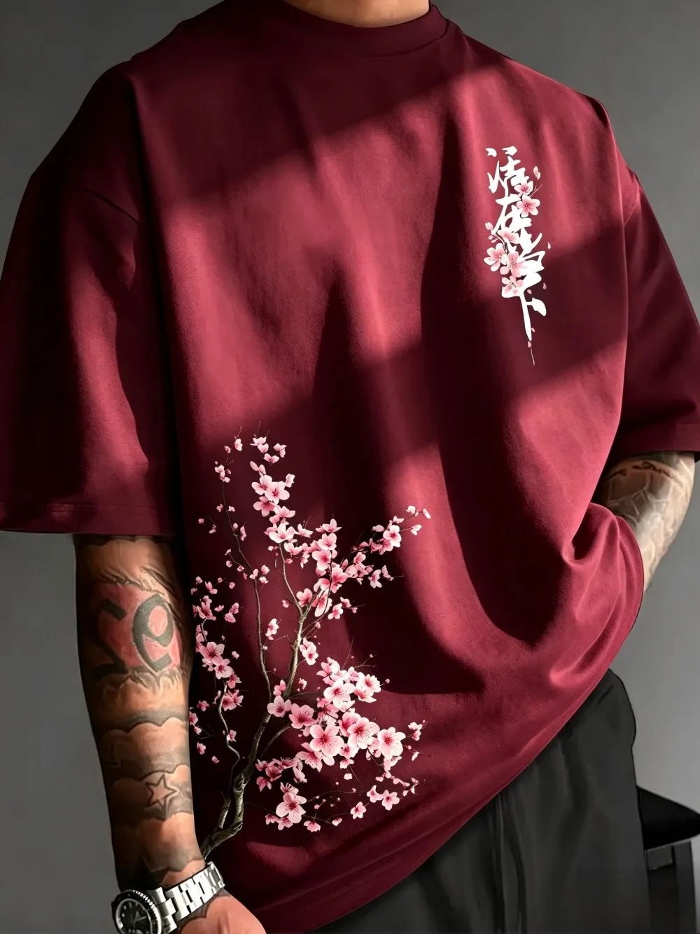 Neues amerikanisches Herren-Sommer-T-Shirt mit Kirschblüten- und Schriftzug-Print, mikroelastisch, atmungsaktiv, Rundhals, für Outdoor und Freizeit. – Detail 9