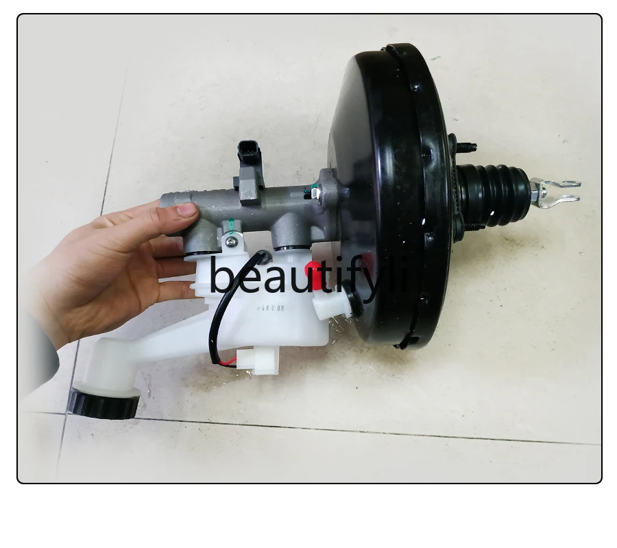 Suitable for S70 brake master pump, brake Dali Gu, brake oil pot, vacuum pump SEEK5