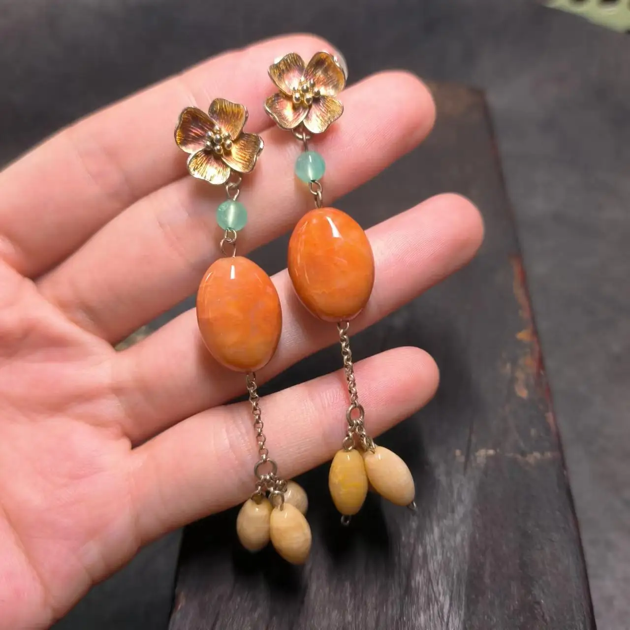 

1pcs/lot Natural Coral Jade Chrysanthemum Stone Earring S925 Sterling Silver flower shape Handmade retro folk-custom gem jewelry