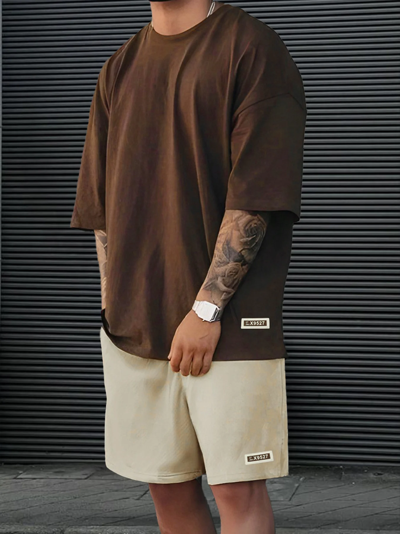 

Men's 2 Piece Brown Contrast Casual Set, Crew Neck T-Shirt & Drawstring Shorts Summer Minimal Outfit