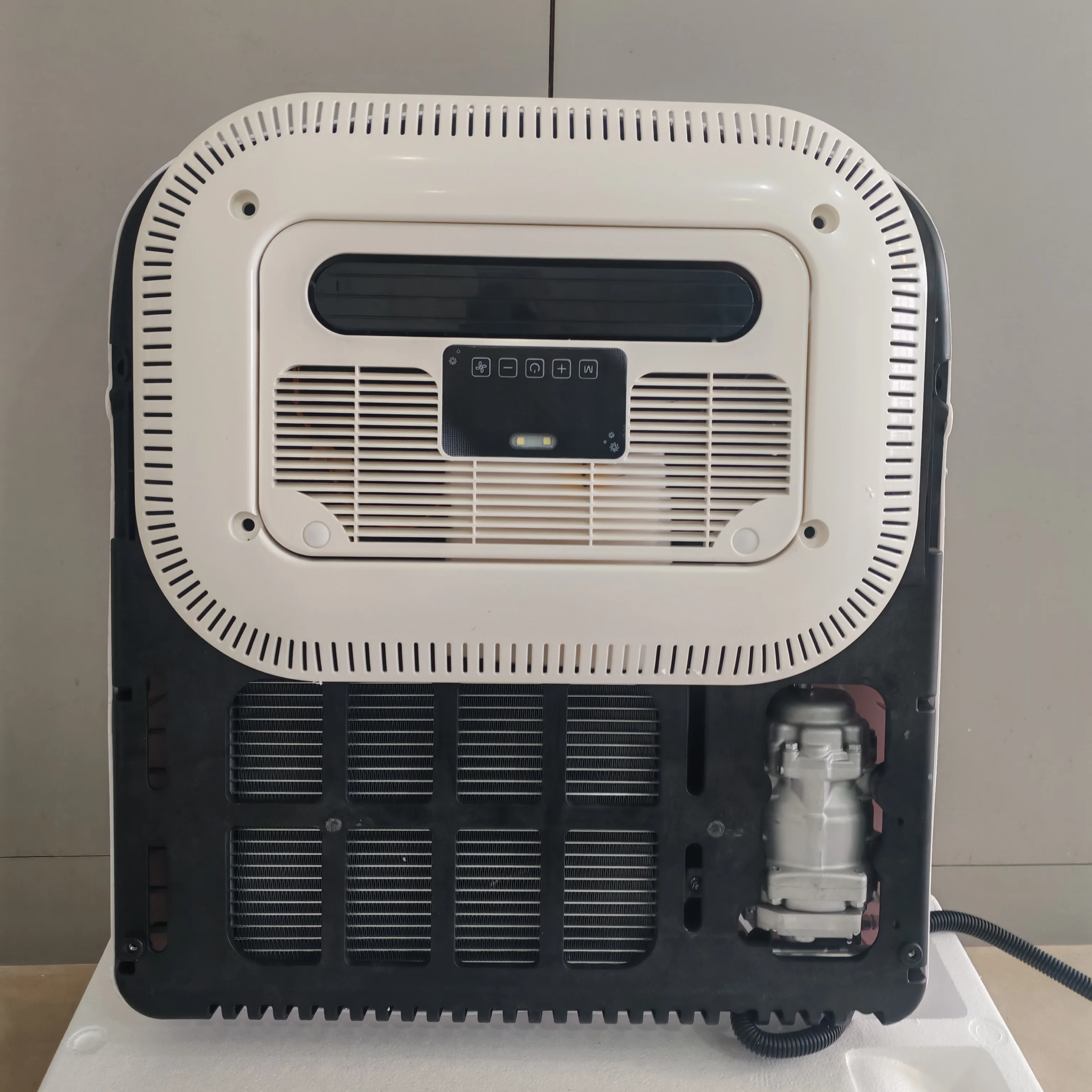 أنظمة تكييف الهواء الصغيرة على السطح التيار المتناوب للتحكم عن بعد بدون فرش 12 فولت 24 فولت مكيف هواء Rv لشاحنة السيارة #3