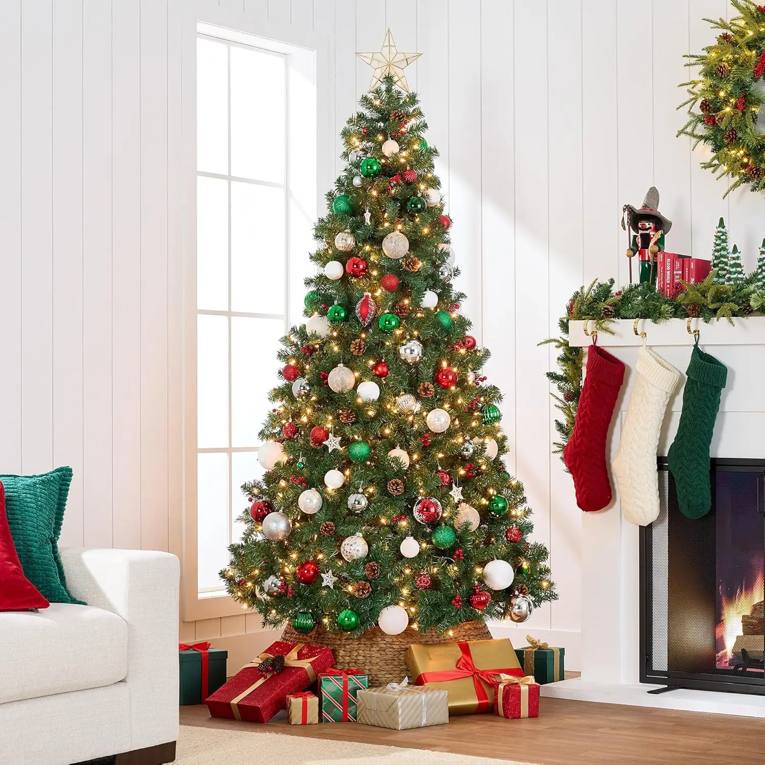 9Ft Pre-Lit Pre-Decorated Spruce Hinged Artificial Christmas Tree W/ 2,128 Tips, Pinecones, Berries, 900 Lights, Metal Base