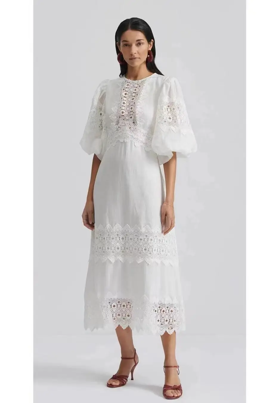 

2024 Autumn Round Neck Lantern Sleeve Lace Splicing Vacation Style White Midi Dress Women Embroidery Hollow Out Long Dress G614