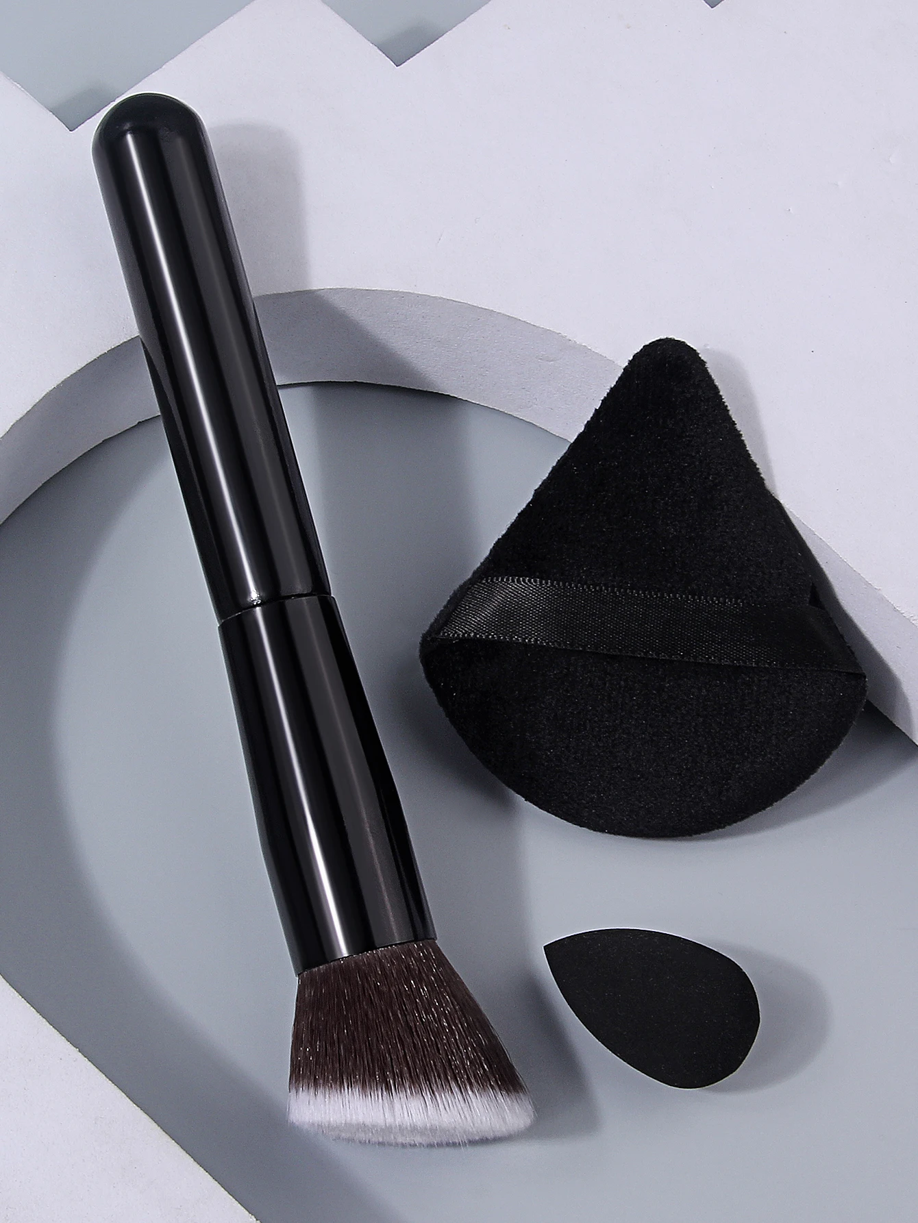3Pcs Makeup Tools Set with Foundation Brush, Cosmetic Sponge and Triangle Puff, Multifunctional Complete Cosmetic Tools for Wome