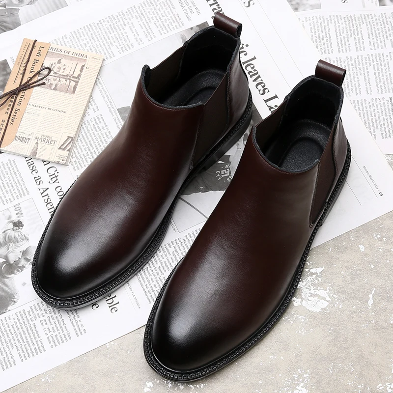 Autumn New Men's Mid Top Breathable Casual Short Boots Korean Version FashionablePointed Toe Comfortable Non Slip Chelsea Boots