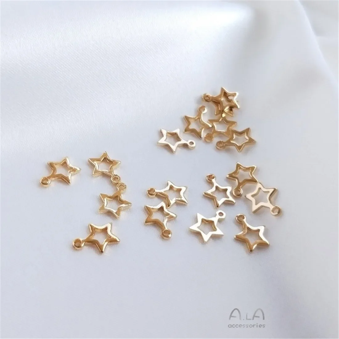 14K Gold-plated Accessories Hollow Five-pointed Star Small Pendant 6mm Small Star Diy Accessories Mini Pendant Materials D017