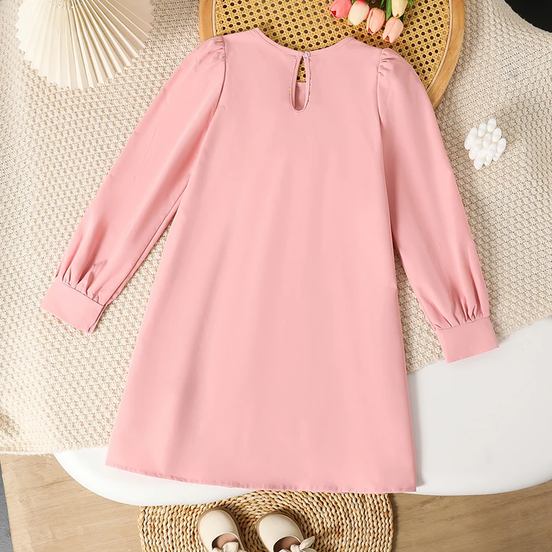 

2023 Осенняя новая одежда для девочек, однотонное розовое платье трапециевидной формы с круглым вырезом и бантом, с длинными рукавами для девочек 8–12 лет, милый стиль