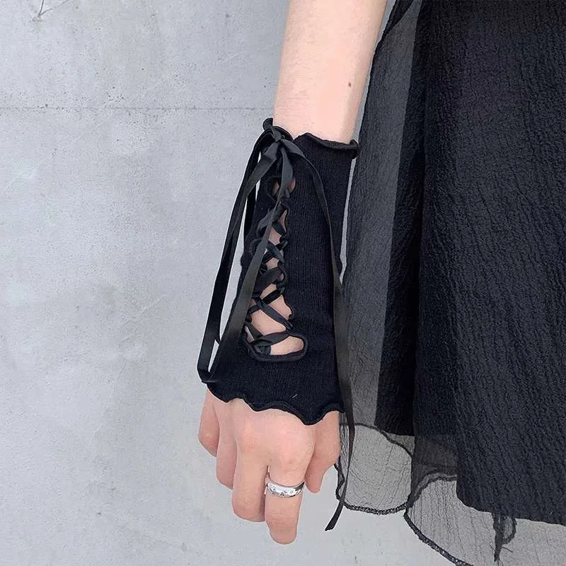 Guantes góticos Lolita negros ahuecados para mujer, chal de encaje con mangas de flores, malla Punk con flejes y lazo, manopla sin dedos para fiesta