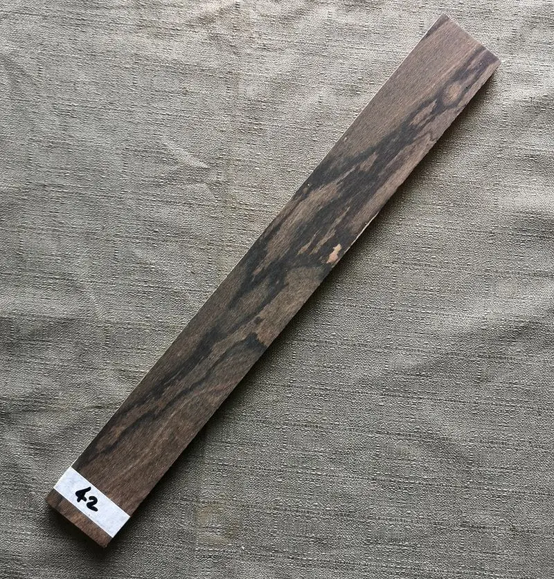 Ziricote Wood Twelve stamens rag guitar bridge wood 400 * 50 * 12 mm,, guitar making materials,