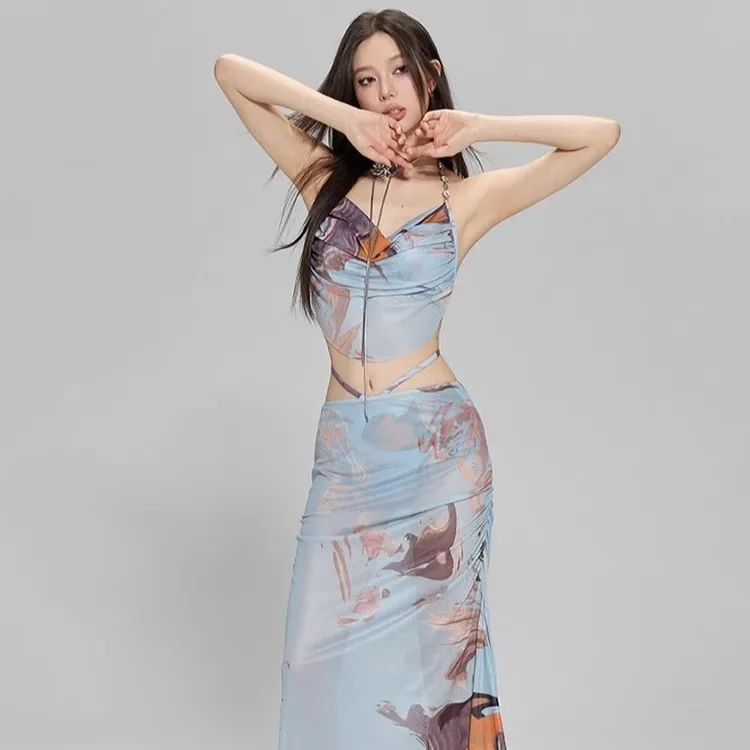 

2025 New Three-Piece Bikini Set Beach Vacation Hot Spring Trip Slimming Long Skirt Separate Swimsuit Meat Concealing Photography