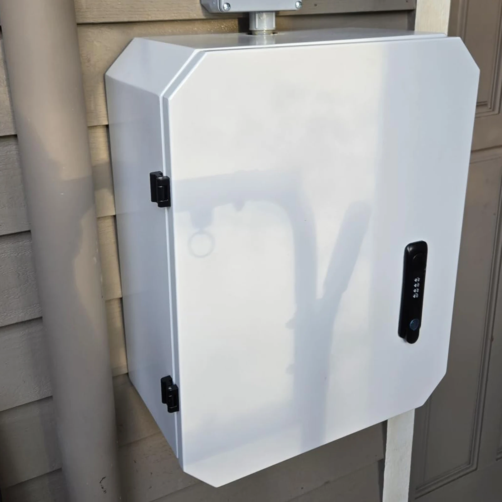 Wall-Mounted 1.2mm Cold Rolled Steel EV Charging Protection Box Electronic Enclosure Lock