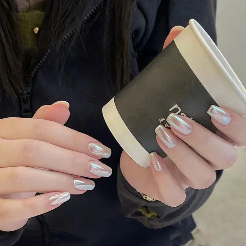 24 قطعة/صندوق لامعة بيضاء بيرليسسينت الأظافر وهمية ضوء القمر مرآة قصيرة مربع اضغط على الأظافر غطاء كامل قابلة لإعادة الاستخدام الأظافر كاذبة نصائح