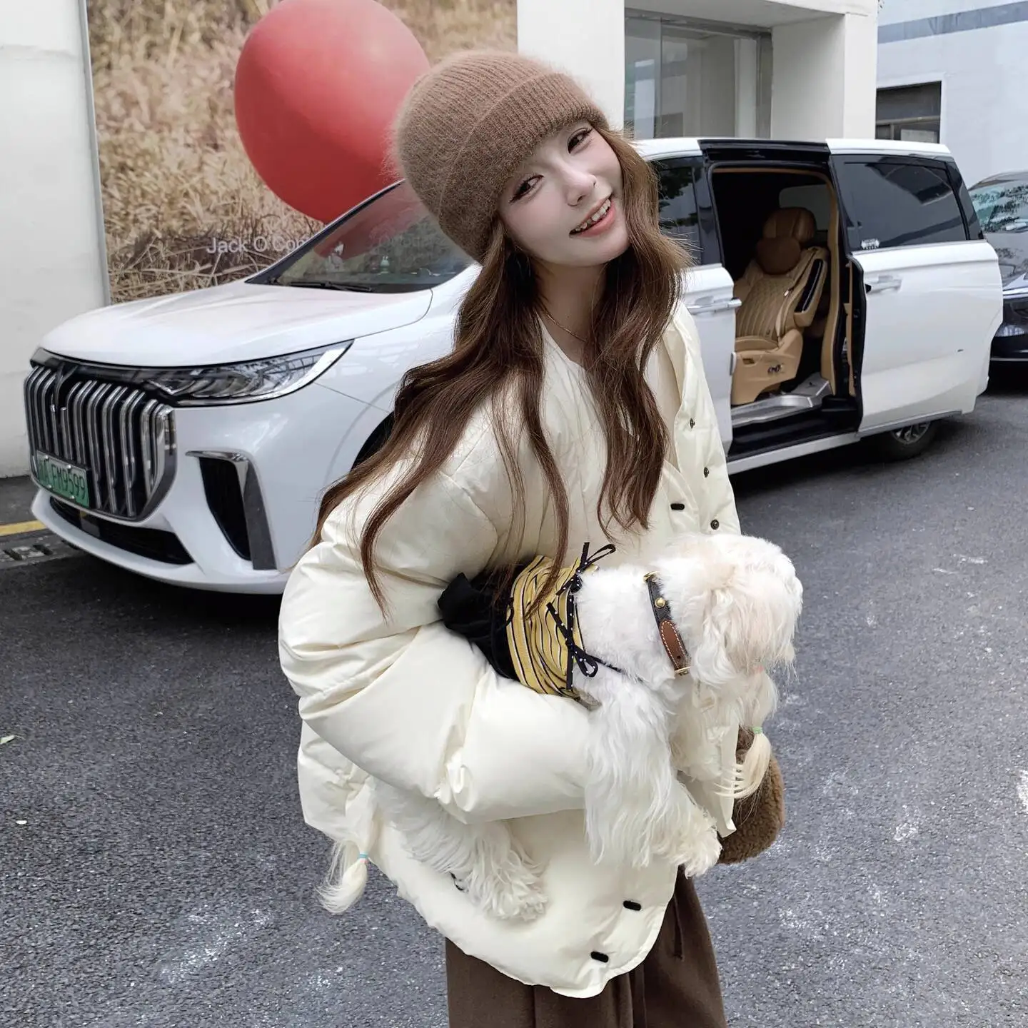 UMI MAO 90 سترة بيضاء مبطنة مع تصميم سميك دافئ بتصميم كلاسيكي غير منتظم وفتحة خفيفة الوزن سترة نسائية #5