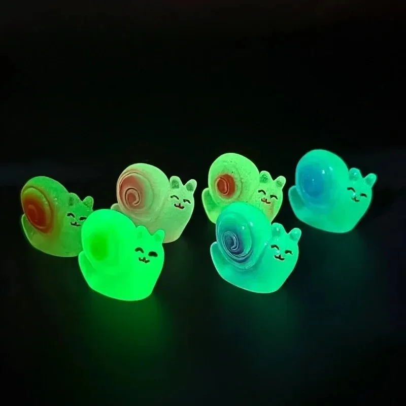 10Pcs Luminous Kawaii Mini Snail Figurines Glow in Dark Cute Snail DIY Charms Fairy Garden Micro Landscape Home Decor