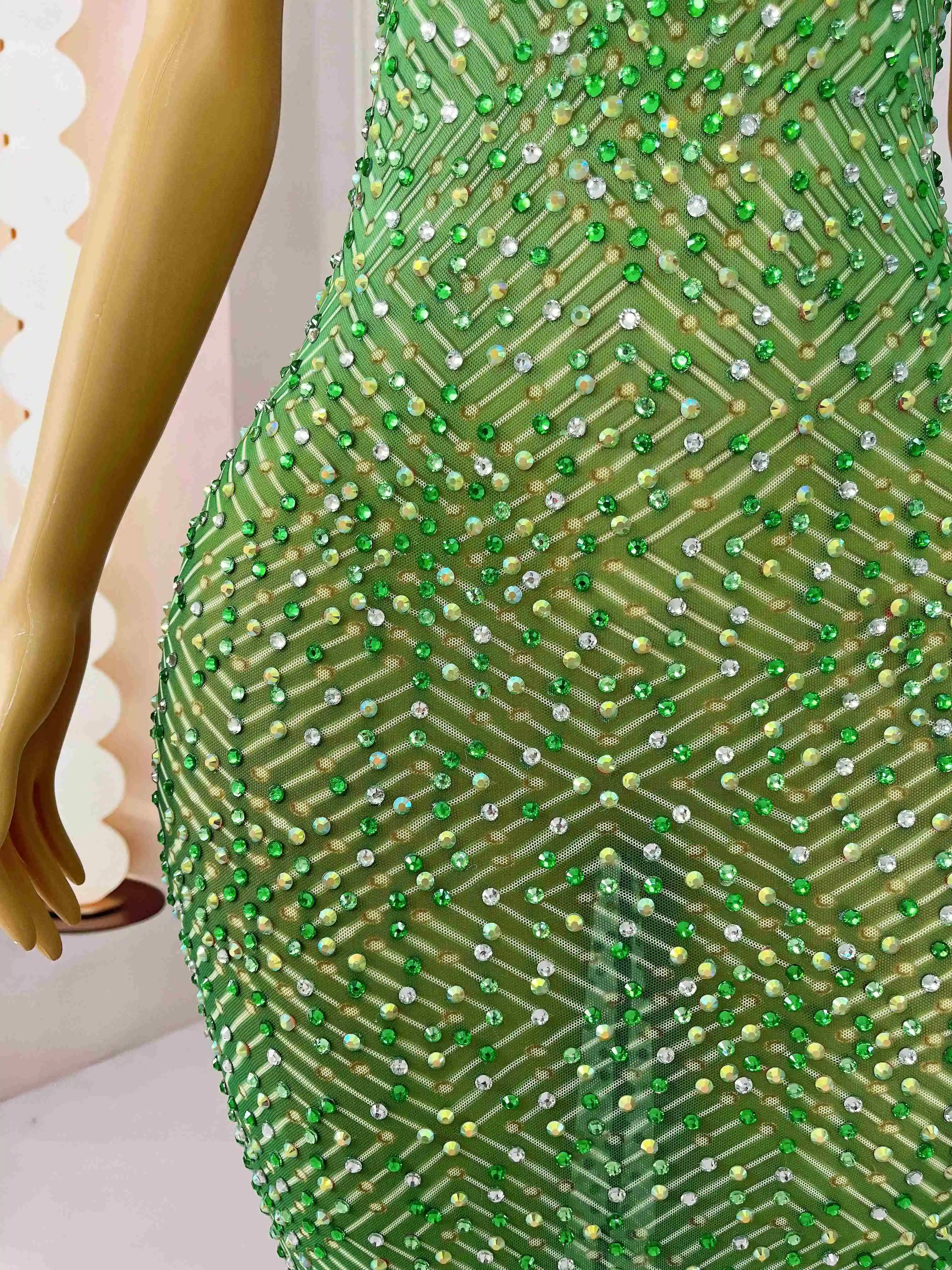 Groene glanzende strass V-hals mouwloze mesh rok dames verjaardagsfeestje prestatie viering outfit stretch kostuum Heshibi