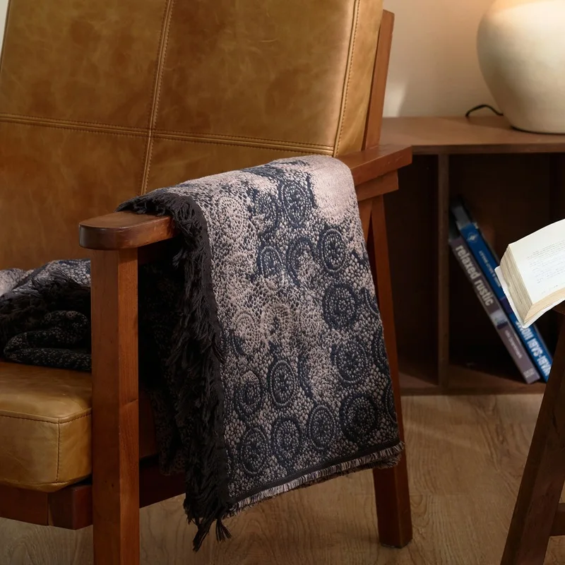 

Cotton retro-colored woven wool cotton blanket spring and autumn office air conditioner nap