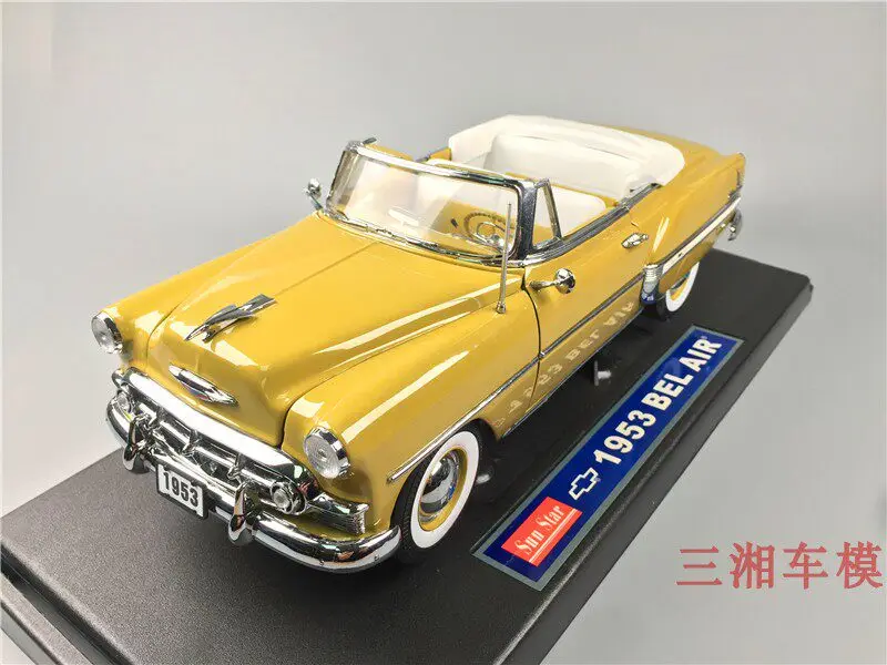 Modelo de Auto de Aleación Chevrolet 1953 a Escala 1:18 de Diecast Sunstar