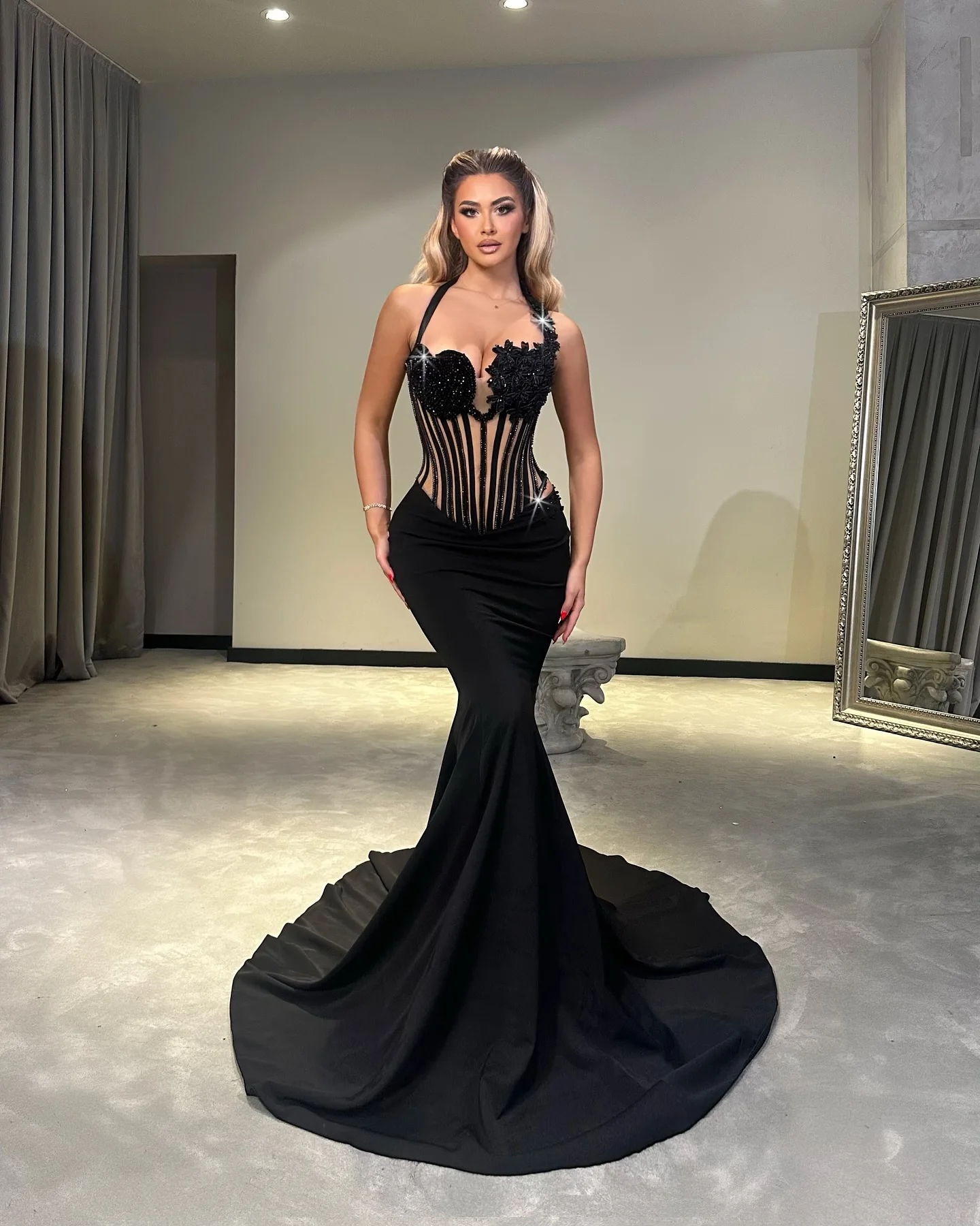 Damen-Verband, mit Kristallen verziertes Neckholder-Kleid mit transparentem Oberteil, sexy schwarzes Meerjungfrau-Abendkleid, rückenfreies Ballkleid