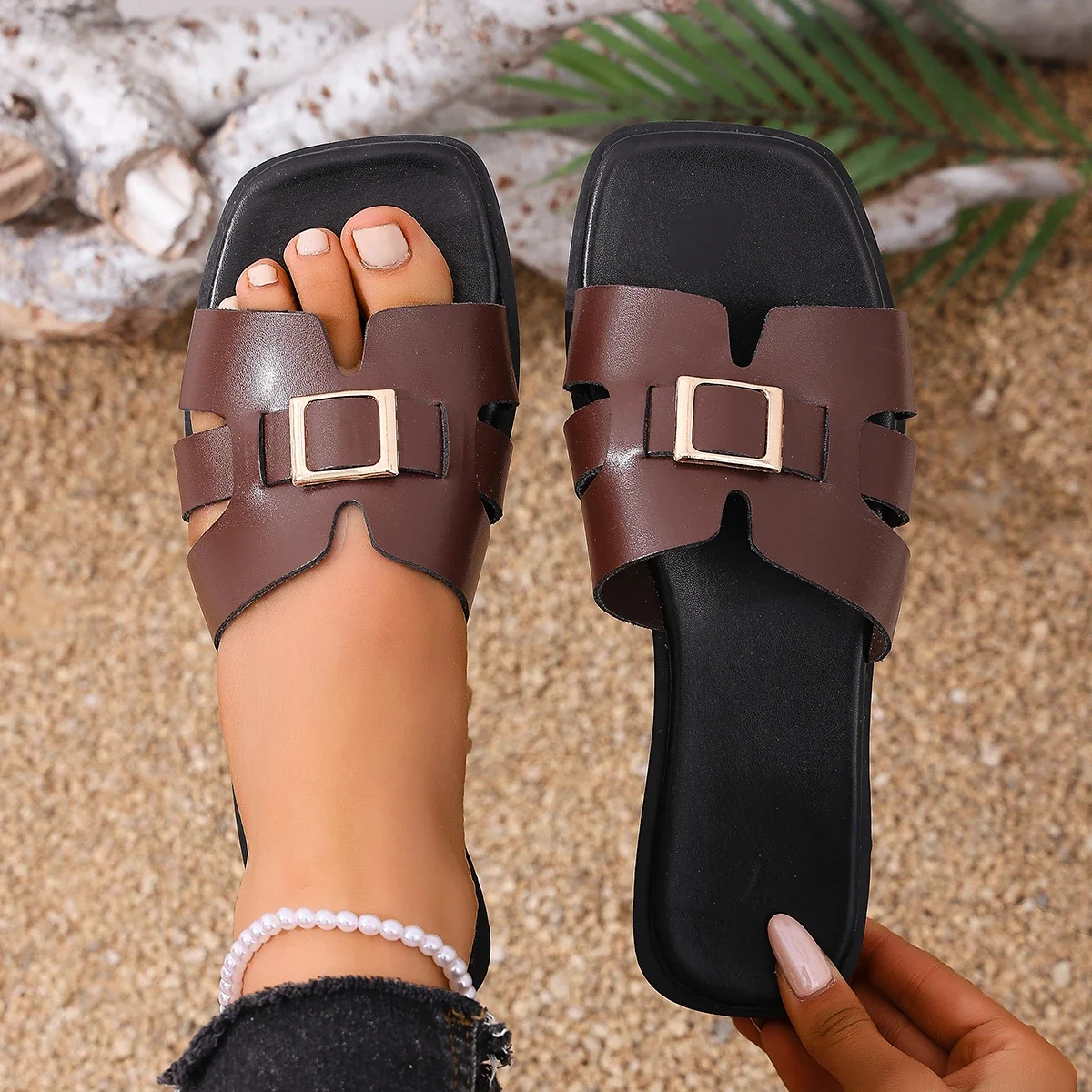 

Women Slippers Designer Casual Flat Slippers Solid Color Lightweight Sandals Square Open Toe Slip on Shoes Women Slides Women