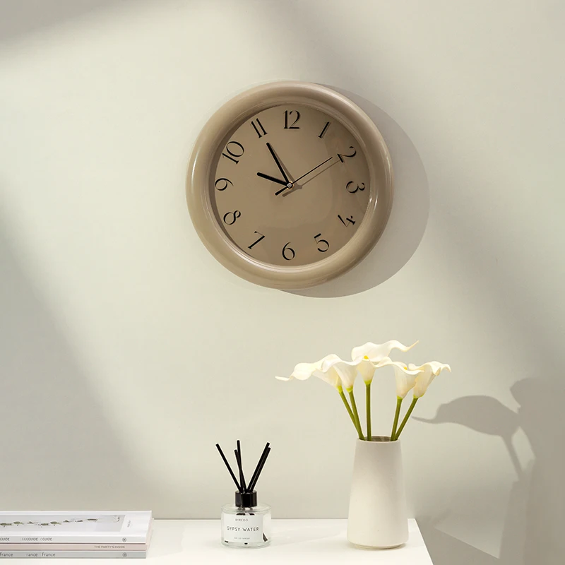 【EpeiusHome】Ins  Nordic Minimalist Cream  Japanese  Retro Style Chubby Round Wall Clock