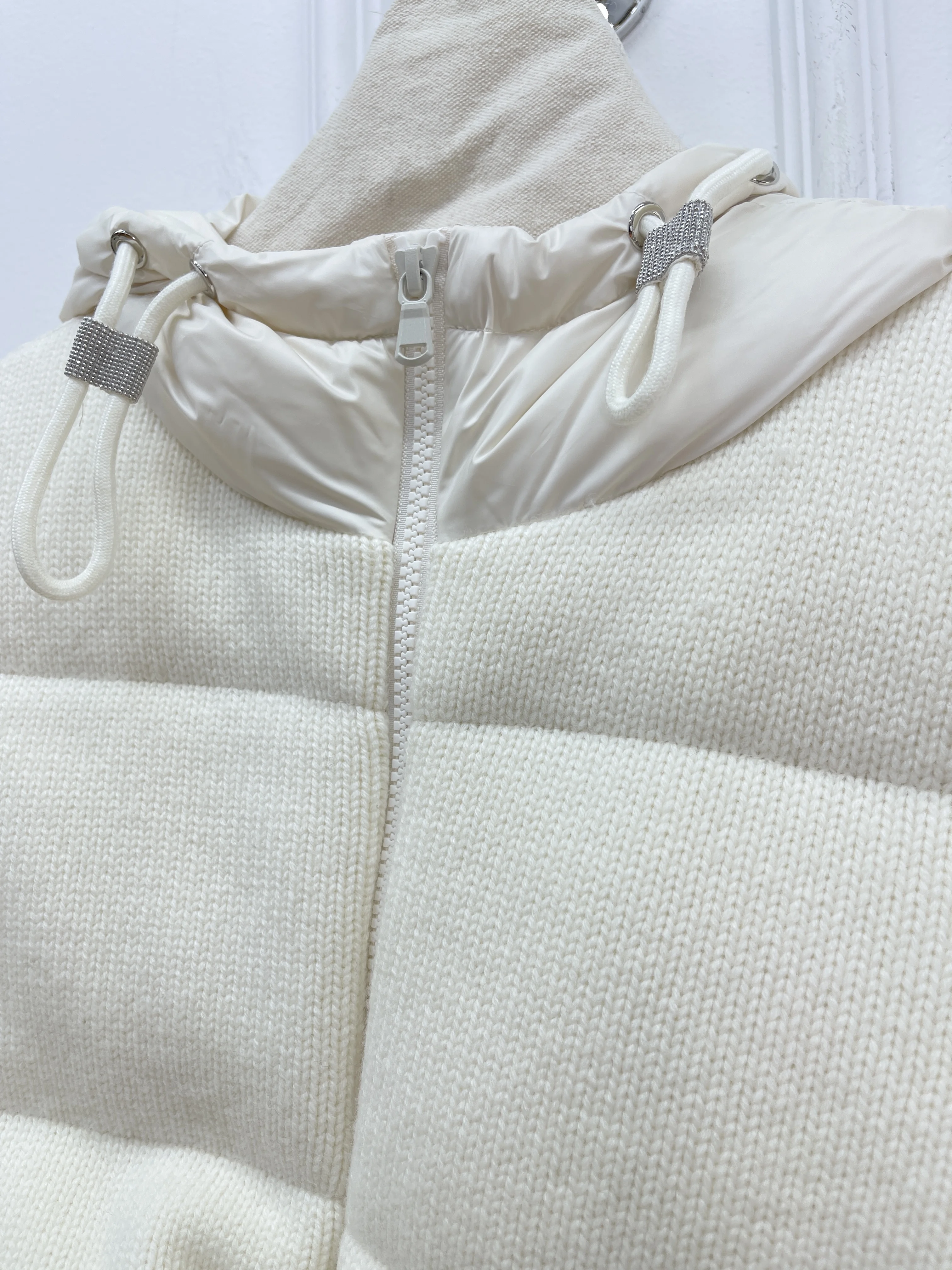 25-Herbst- und Winter-Daunenweste, modische Weste mit Reißverschluss und Kapuze, warme Weste für Damen aus Wolle