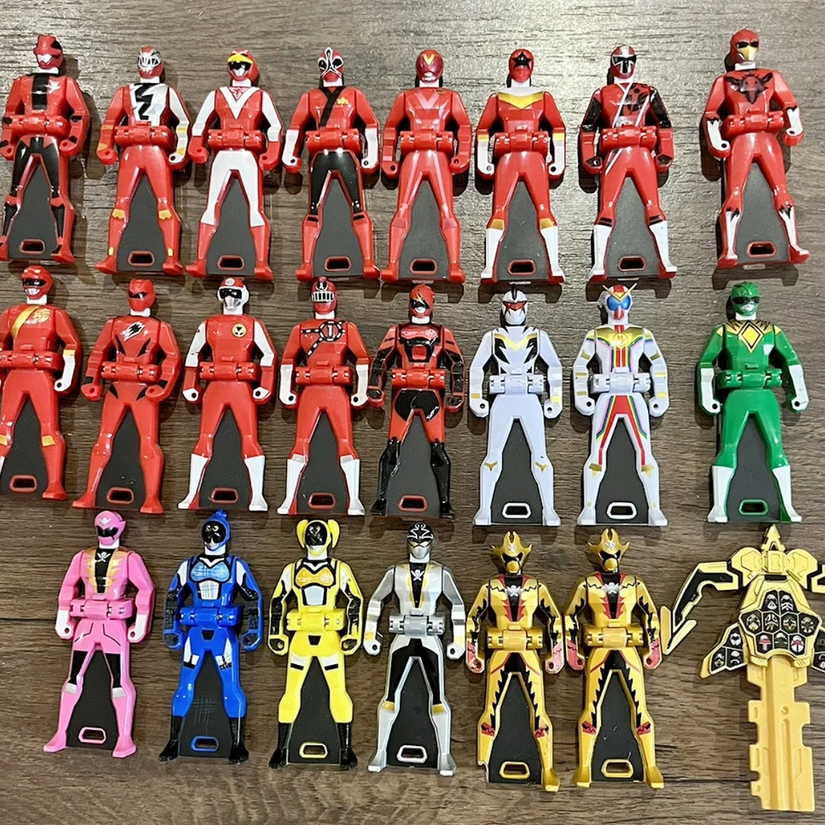 Bandai Auténtico Kaizoku Sentai Gokaiger Me Ranger Key 35 Juego de llaves carmesí Pb Limited - Juguetes de regalo de cumpleaños no nuevos