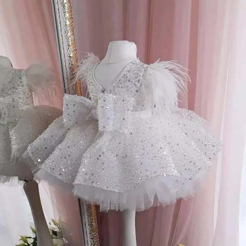 Vestido de boda de fiesta de primer cumpleaños para niña, ropa de plumas blancas con cuentas y lentejuelas, princesa bautismal, Verano