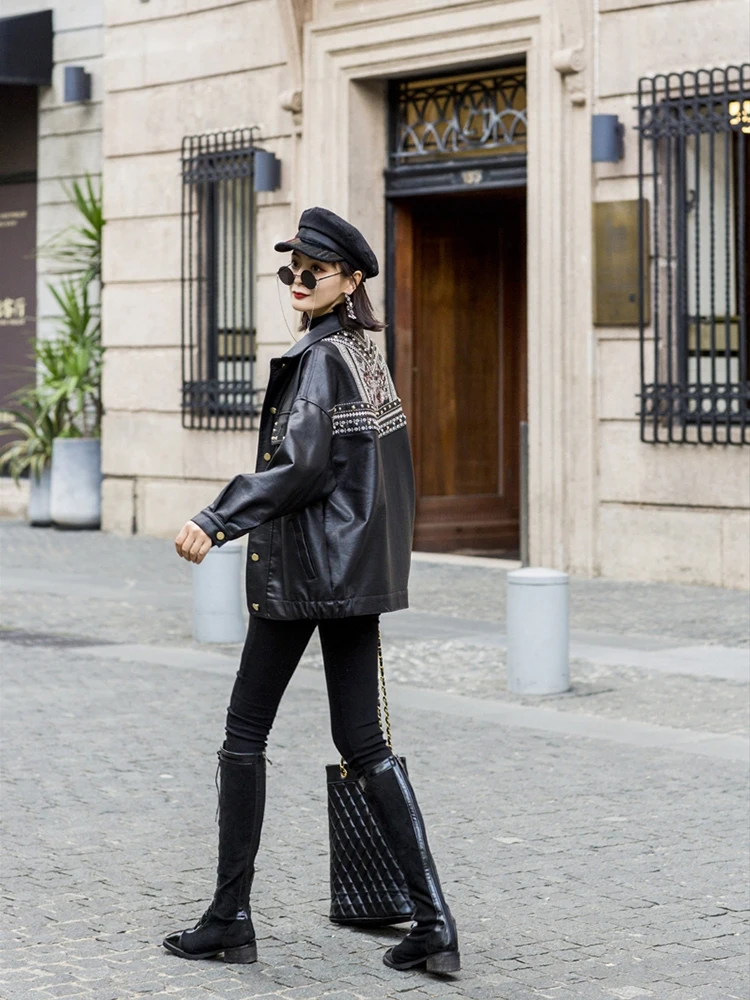 Leather jacket 2025 new women's coat Spring and Autumn motorcycle handsome loose embroidery rivet heavy industry PU jacket