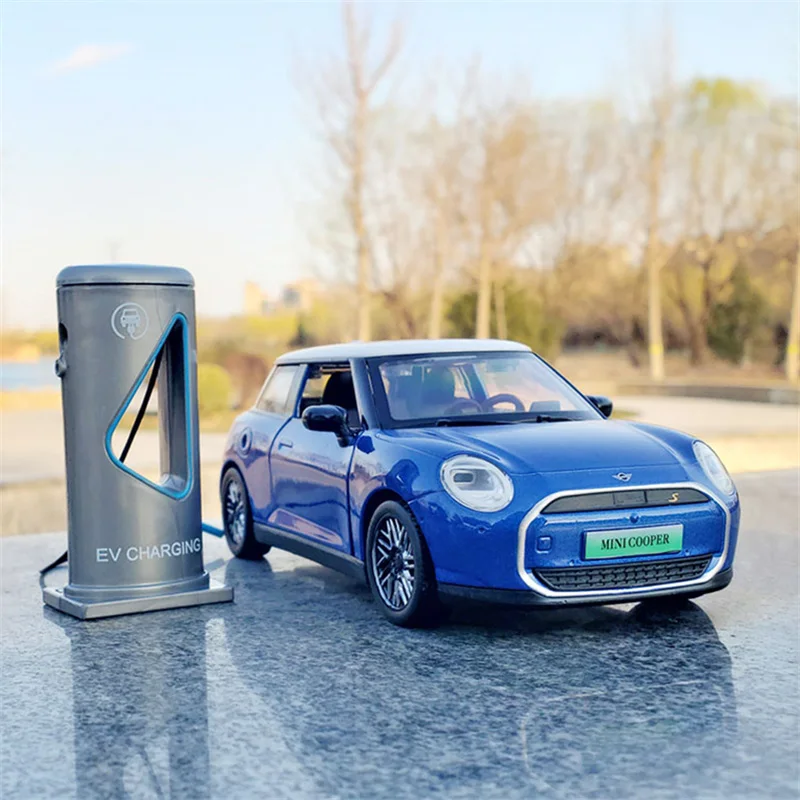 1/28 Mini Cooper Alloy Car Model Diecast Metal New Energy Vehicles Car Model Sound and Light Simulation Collection Kids Toy Gift