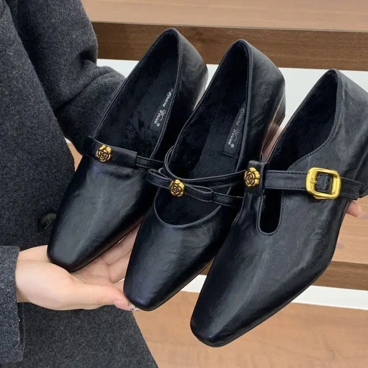 

2026 Spring and Autumn New Style Small Fragrant Mountain Camellia Retro Square Head Leather Shoes Small with Velvet Single Shoes