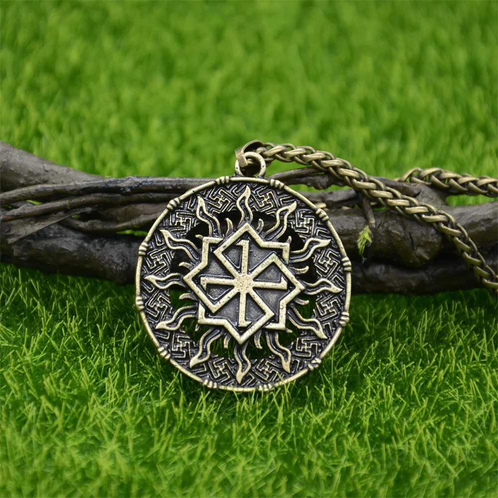 Nostalgia Slavic Molvinets Symbol Kolovrat Wheel Talisman Amulet Pendant Necklace