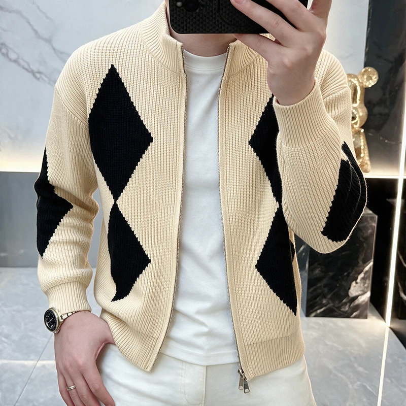 2026 New Fall Winter High End Luxury Knit Cardigan Man Thick Warm Mens Sweatercoat Korean Fashion Argyle Male Zipper Jacket Coat view 2