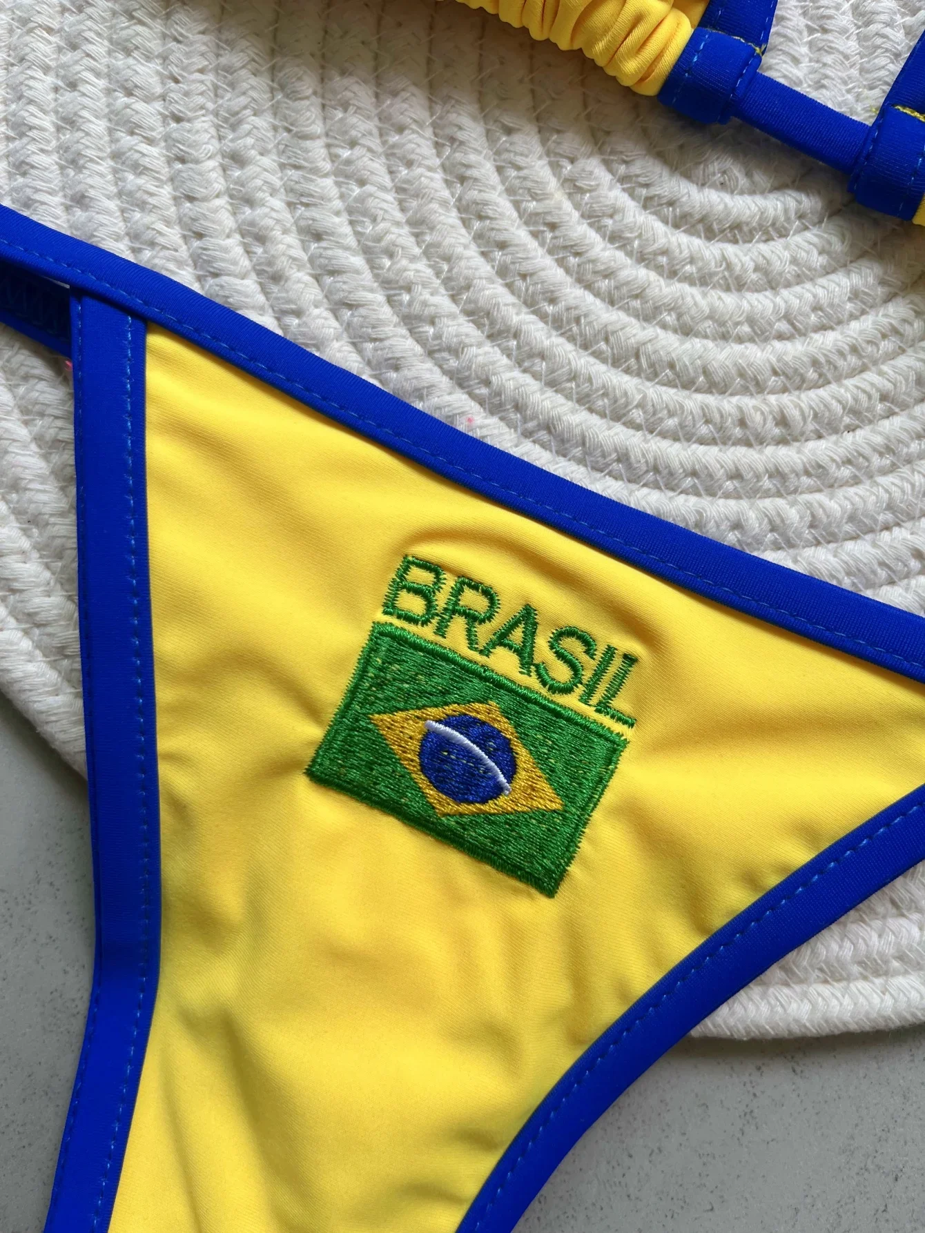 RUOTONGSEPT g-سلسلة ثونغ البرازيلي بيكيني النساء ملابس السباحة الإناث قطعتين مجموعة البكيني الاستحمام البرازيل العلم ثوب السباحة