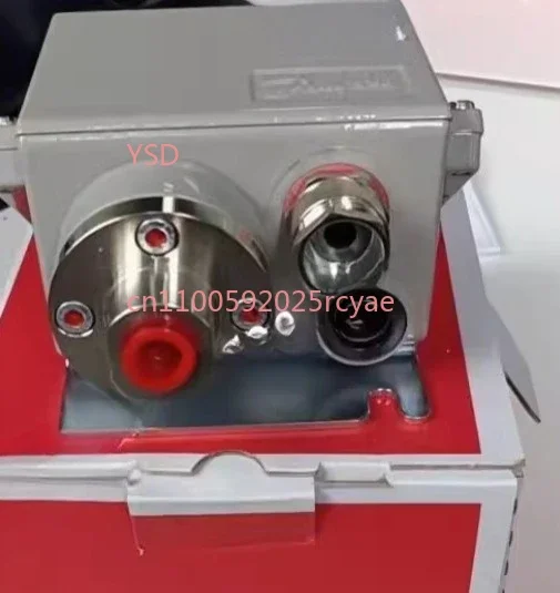 

Pressure switch KPS45 060-312166 original Danfoss pressure controller