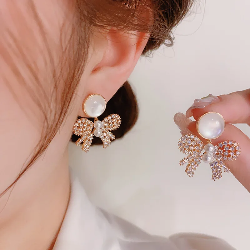 Dainty Women's Stud Earrings Bow Shape with Simulated Pearl Fashion Contracted Ear Accessories Wedding Statement Jewelry