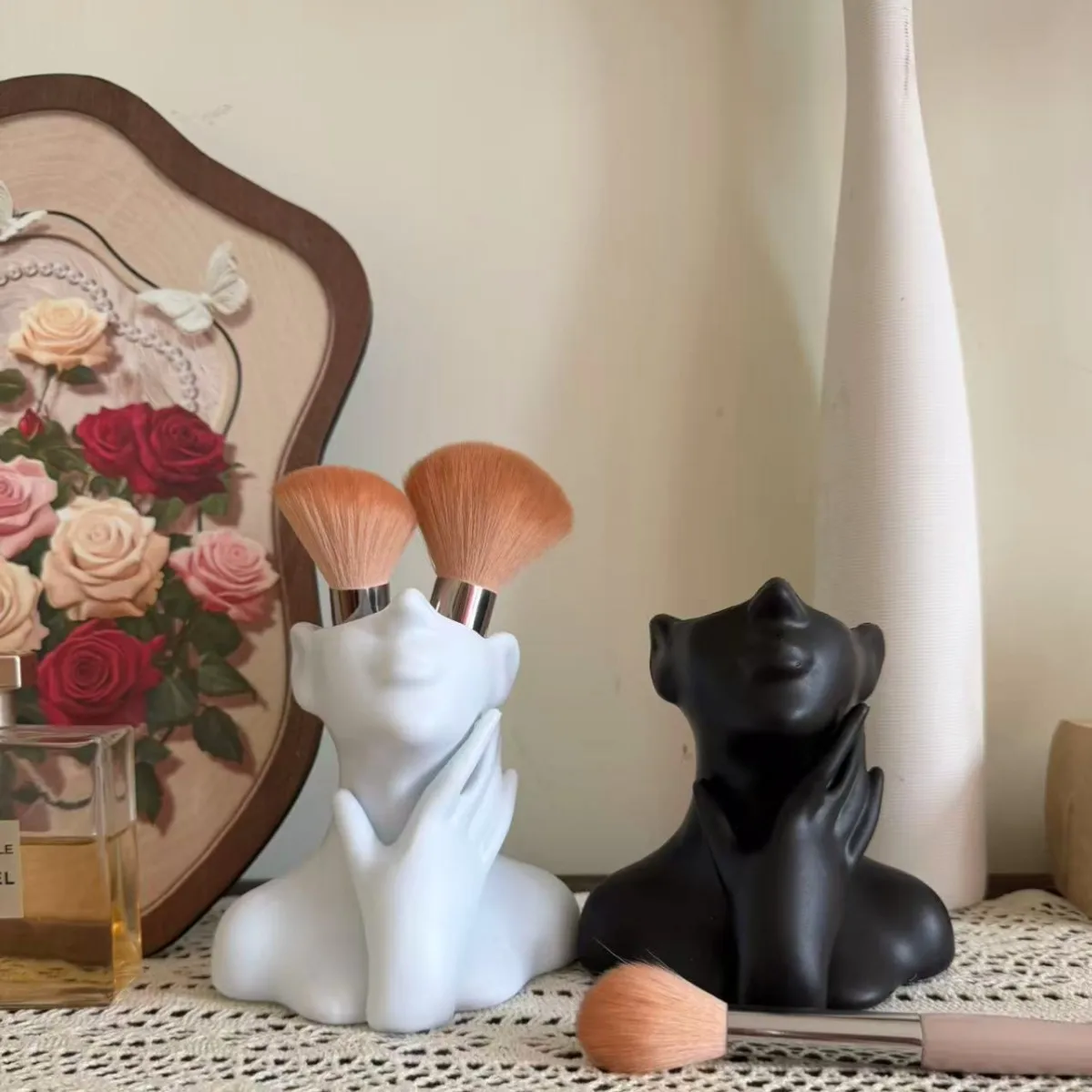 Face Shape Makeup Brush Holder Modern Nordic Flower Vases Makeup Storage Box Half Face Portrait Decor for Home Office Book Shelf