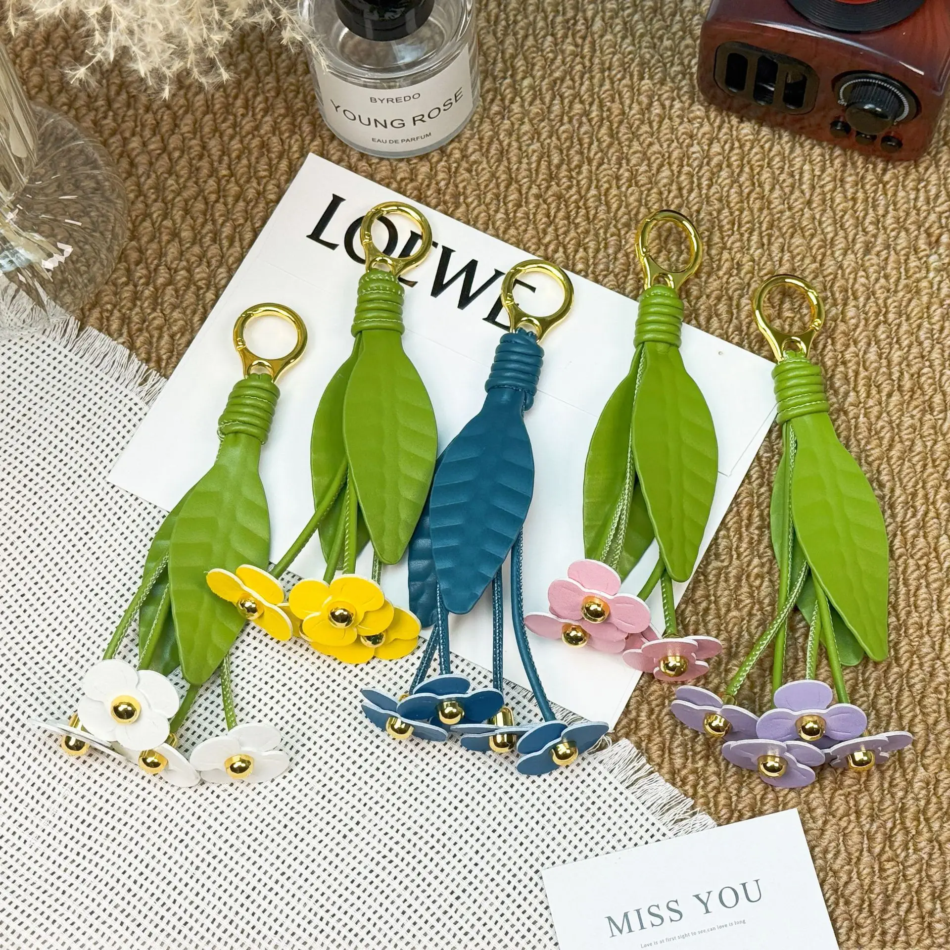 Tulip Daisy Leather Bag Charm Cute Flower Shape Ladies Handbag Decor High-End Key Holder Fashion Accessory